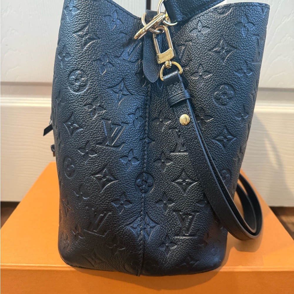 Louis Vuitton NeoNoe Black Monogram Empreinte Leather Bag - Picture 5 of 9